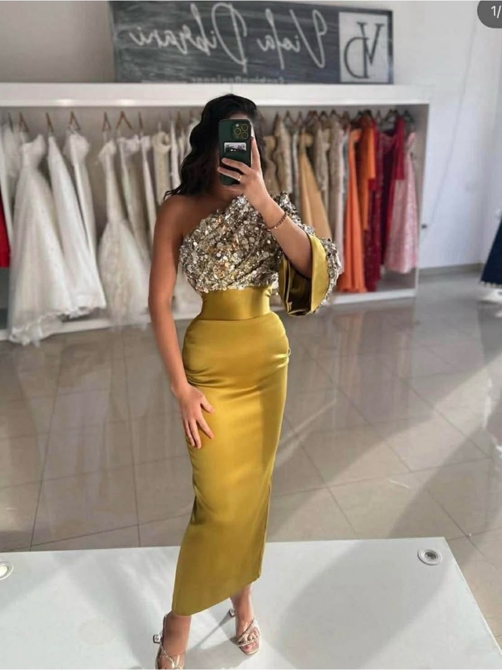 Size 4 One-Shoulder Metallic Sequin & Satin Gown in Gold